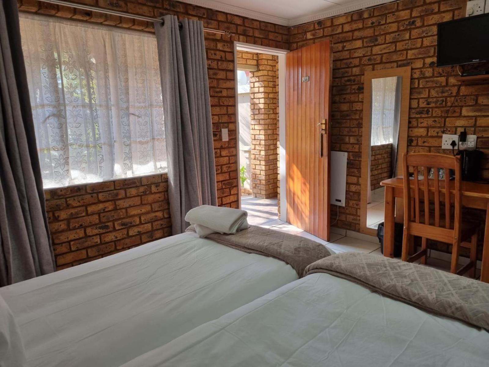 קמפטון פארק Airport Inn Bed And Breakfast מראה חיצוני תמונה